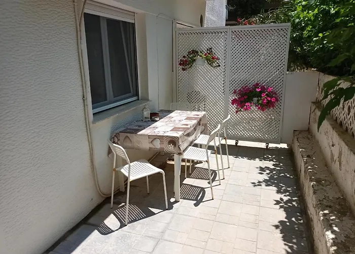 Palm Beach Apartment Peraia